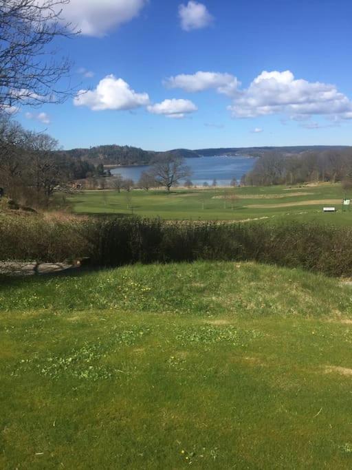Apartment Right Next To The Golf Course And With The Ocean Just Around The Corner Ljungskile Εξωτερικό φωτογραφία